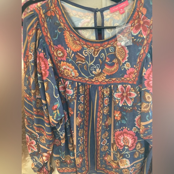 Flying Tomato Puff Sleeve Blouse in Blue and Pink - Picture 7 of 8